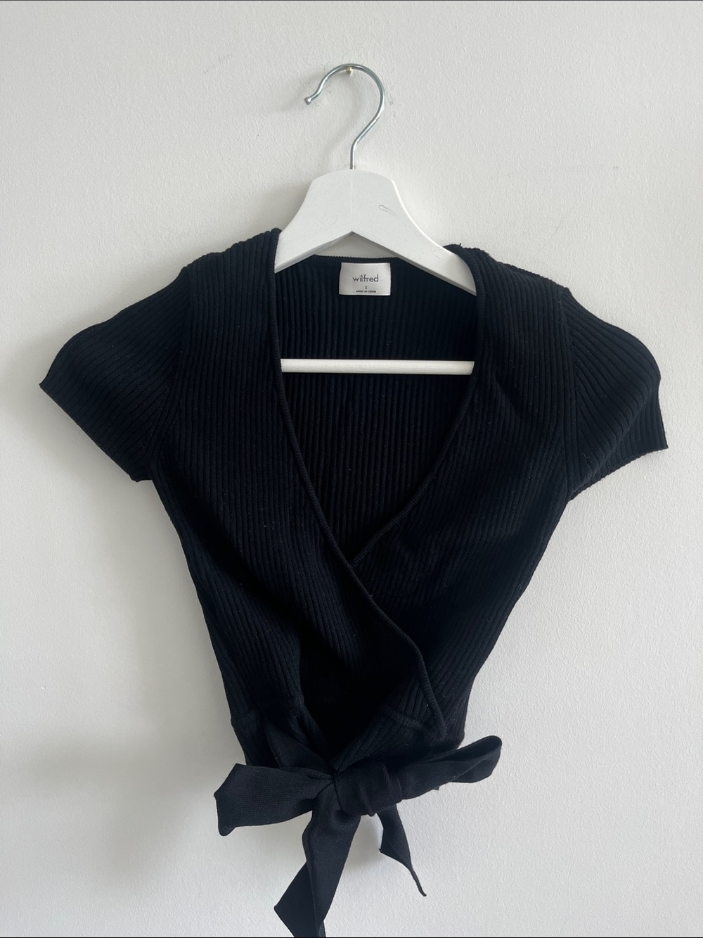 Wilfred Black Ribbed Tie-Waist Wrap Top